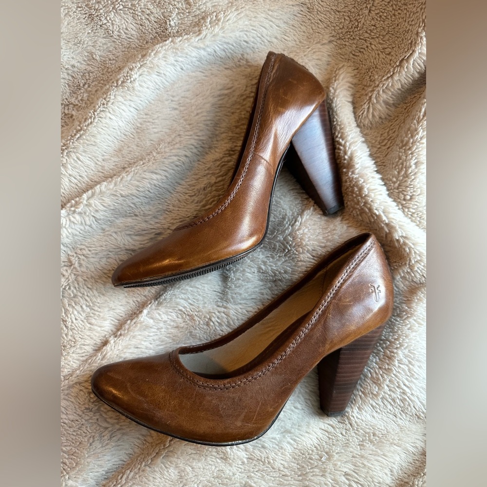 Frye Regina heels